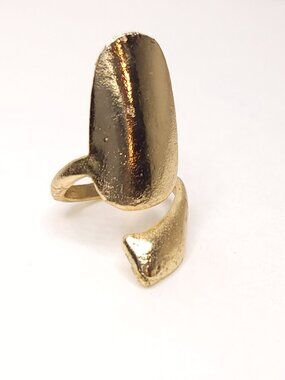 Gold Tone Fingernail Adornment